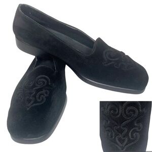 Aerosoles Black Suede Loafer Shoes Size 9 Comfort Flats Soutache Crest Dressy